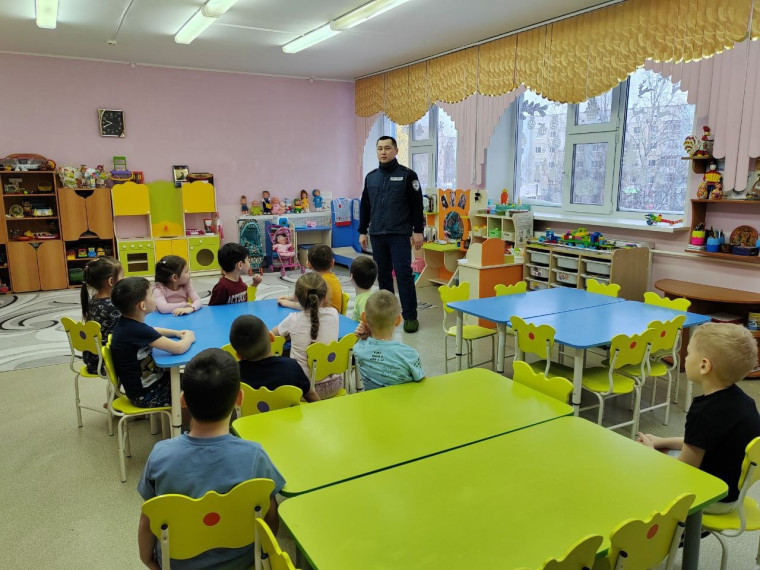 Профилактические беседы по ПДД..